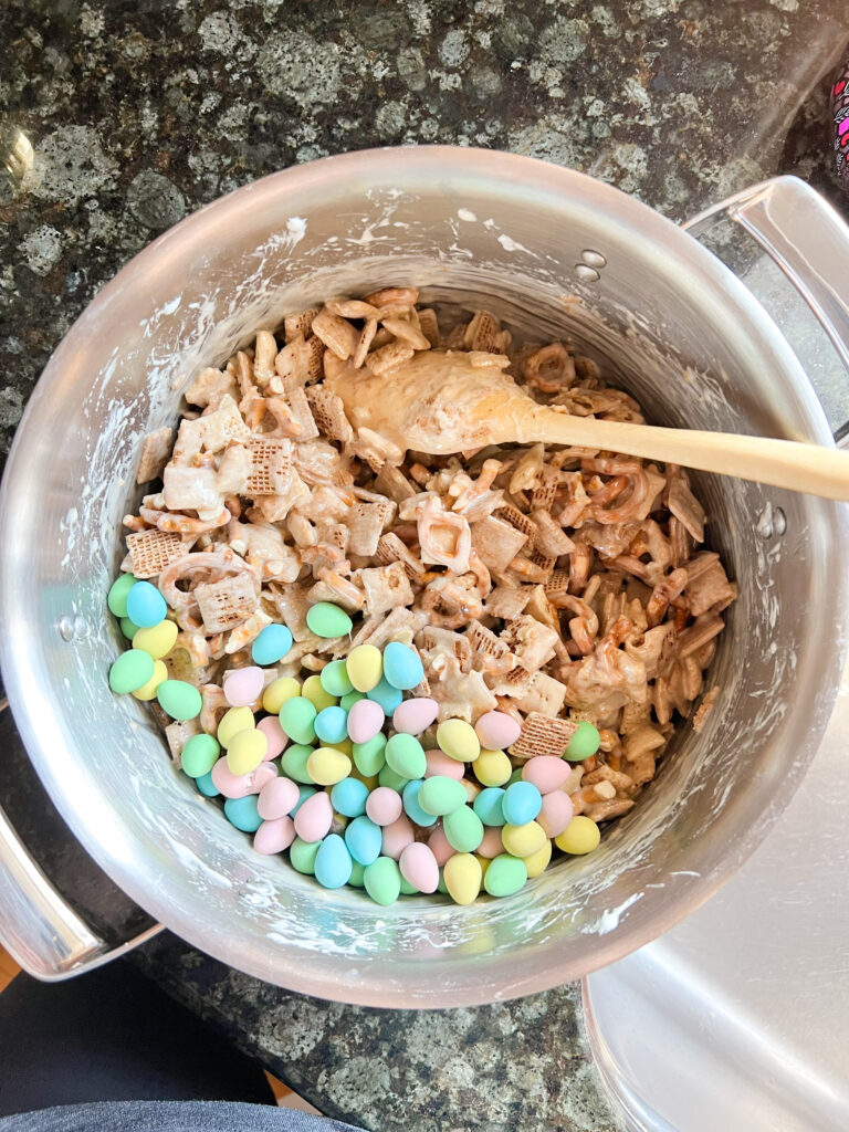 ingredients in pot for cereal bars